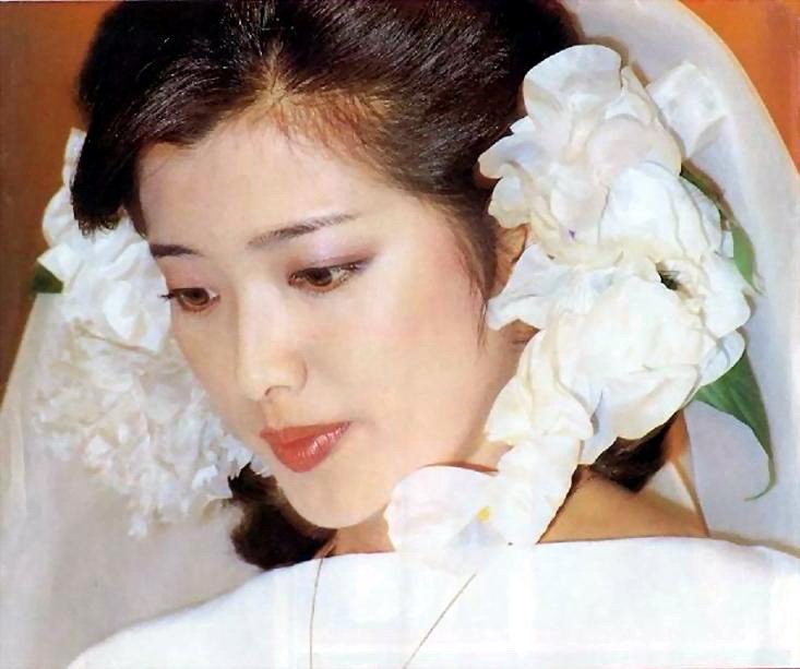 山口百恵と三浦友和の結婚式はいつやったの??どこで結婚式をしたの??